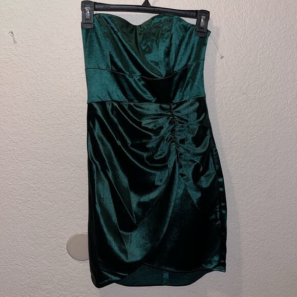 NEW with tags SELFIE LESLIE • SIOBHAN STRAPLESS MINI DRESS FOREST GREEN • - Picture 6 of 16